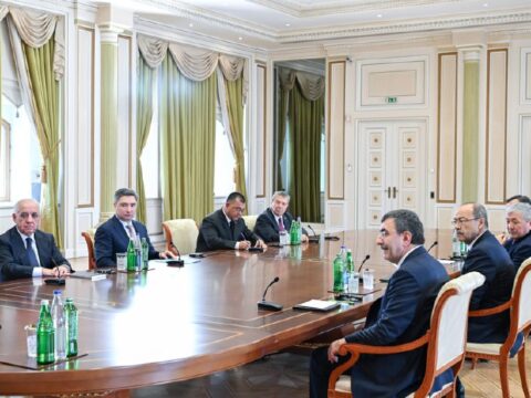 Prezident xarici qonaqları qəbul etdi