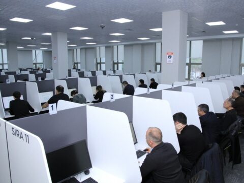 Vəkillər Kollegiyasına üzv olmaq istəyənlər üçün imtahan keçirilir