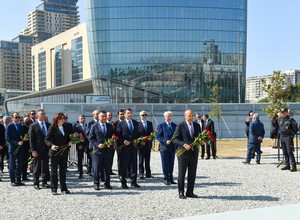 İqtisadiyyat Nazirliyinin kollektivi Zəfər Parkında olub
