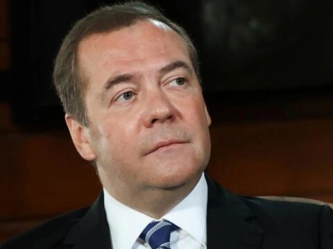 Rusiya hərbi əməliyyatları dayandırmayacaq – Medvedev