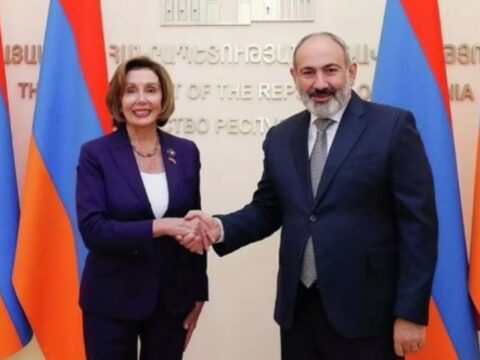 Pelosi Paşinyanla görüşdü 