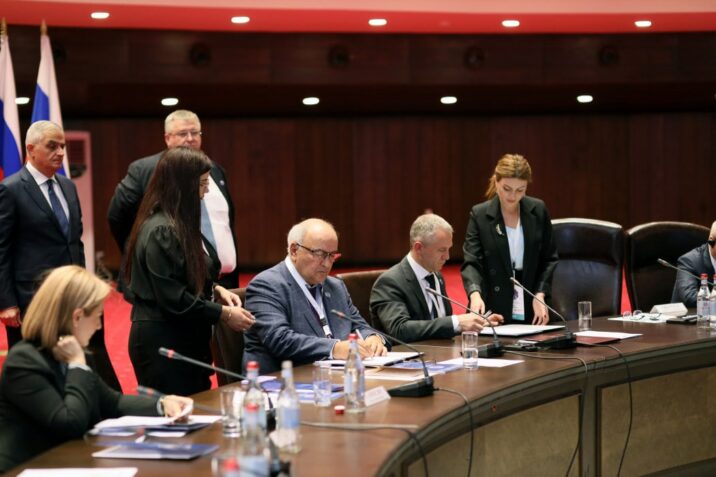 Ermənistan və Rusiya arasında əməkdaşlıq planı imzalandı Ermənistan və Rusiya arasında əməkdaşlıq planı imzalandı