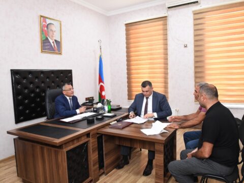 Dövlət Komitəsinin sədri vətəndaşları qəbul edib