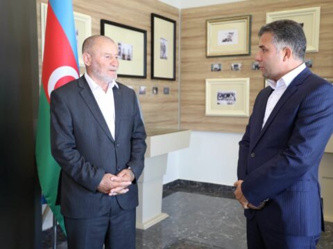 Ruslan Əliyev Mübariz İbrahimovun ev muzeyini ziyarət edərək şəhidin ailə üzvləri ilə görüşüb