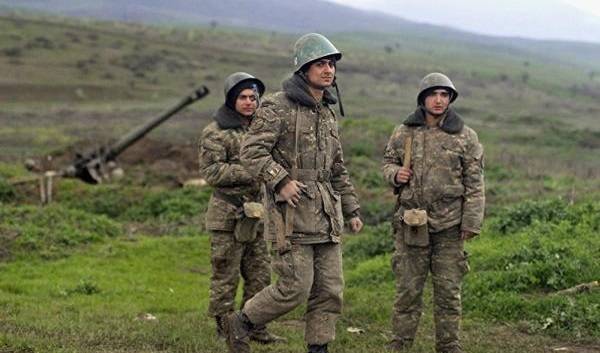 Ermənistan müqaviləli hərbçilərin maaşını artırır