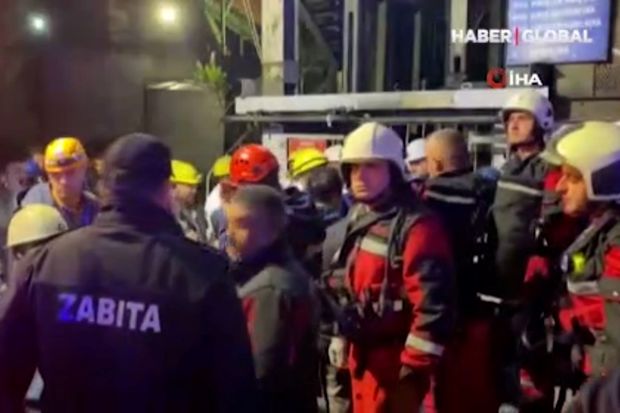 Yer altında qalanların bir qismi xilas edildi – YENİLƏNİB + VİDEO Yer altında qalanların bir qismi xilas edildi – YENİLƏNİB + VİDEO