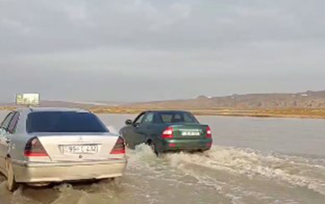 Üç qurum Bakı-Qazax yolunda hərəkətin bərpasına çalışır Üç qurum Bakı-Qazax yolunda hərəkətin bərpasına çalışır