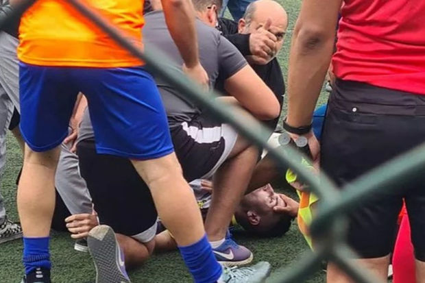 Türkiyədə 29 yaşlı futbolçu meydanda infarkt keçirib