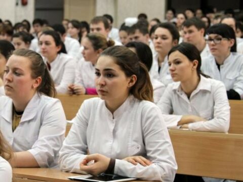 Xaricdə tibbi təhsil alanlar diplomlarının tanınması üçün imtahan verəcək