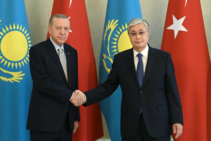 Ərdoğan Tokayevi təbrik etdi Ərdoğan Tokayevi təbrik etdi