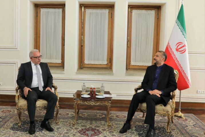 Ermənistan rəsmisi İrana gəldi, bir sıra görüşlər keçirdi Ermənistan rəsmisi İrana gəldi, bir sıra görüşlər keçirdi