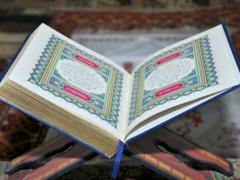 Qurani- Kərimin məşhur müfəssirini aciz duruma düşürən YANLIŞLIQ