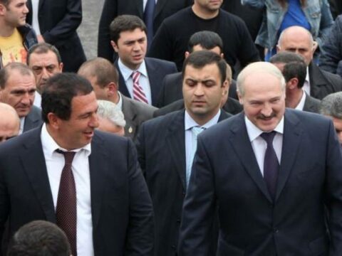Putin İrəvanda oteldə yatdı, Lukaşenko villada gecələdi