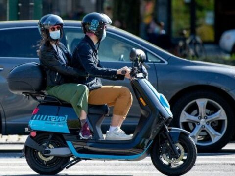 Azərbaycanda moped idarə etmək üçün sürücülük vəsiqəsi tələb olunacaq