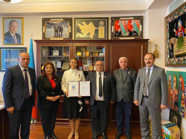 Qənirə Paşayeva AVMVB-nin “Zəfər” medalı ilə təltif olunub