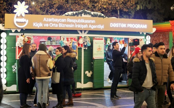 “Soyuq əllər, isti ürək” yarmarkasında 30-a yaxın KOB iştirak edir “Soyuq əllər, isti ürək” yarmarkasında 30-a yaxın KOB iştirak edir