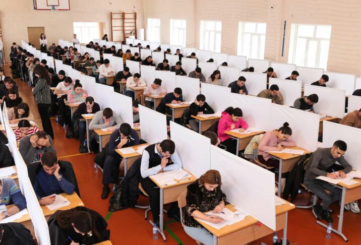 Dövlət Gömrük Komitəsi tərəfindən keçirilən müsabiqənin test imtahanı mərhələsinin nəticələri məlum oldu Dövlət Gömrük Komitəsi tərəfindən keçirilən müsabiqənin test imtahanı mərhələsinin nəticələri məlum oldu
