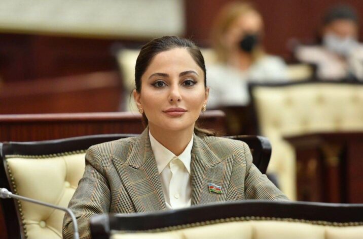 Qalib Komandan, Qüdrətli Lider Qalib Komandan, Qüdrətli Lider