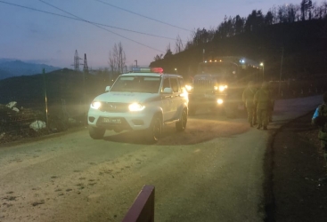 Sülhməramlıların daha 2 maşını Laçın yolundan keçdi Sülhməramlıların daha 2 maşını Laçın yolundan keçdi