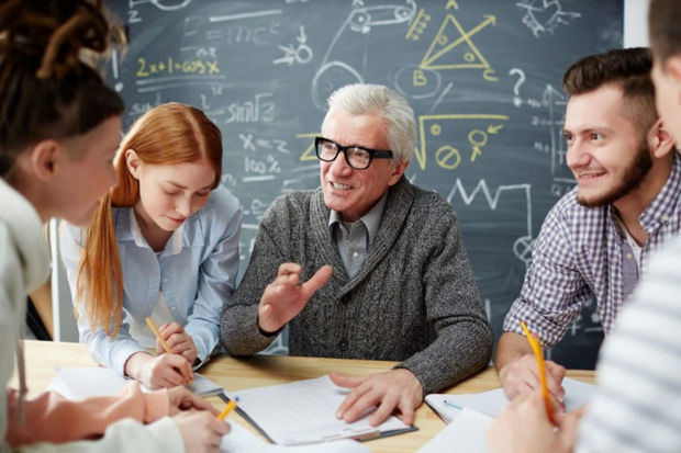 Professor elmi adının hansı üstünlükləri var? Professor elmi adının hansı üstünlükləri var?