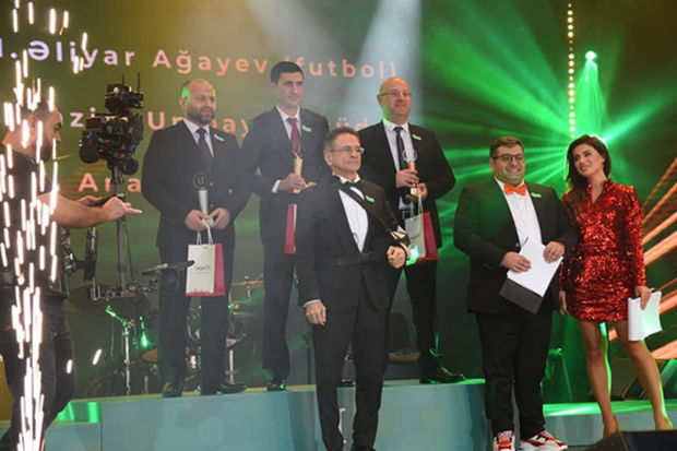 Mədət Quliyev nazirliyin tədbirinə qolu sarğılı gəldi