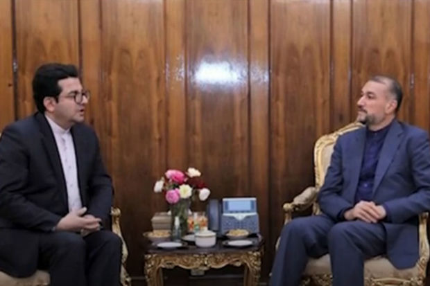 İranda Azərbaycanla münasibətlərə kim cavabdehdir: Diplomatlar, yoxsa generallar? İranda Azərbaycanla münasibətlərə kim cavabdehdir: Diplomatlar, yoxsa generallar?