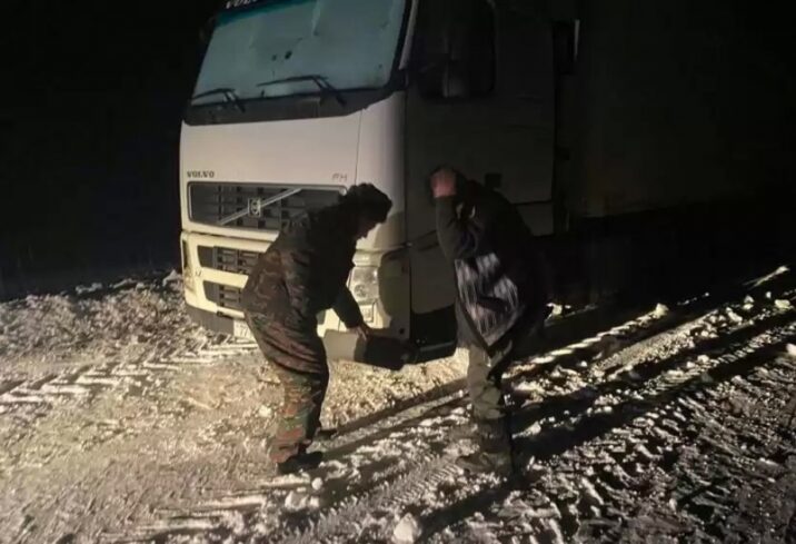 Azərbaycanlı sürücünün başına iş gəldi Azərbaycanlı sürücünün başına iş gəldi