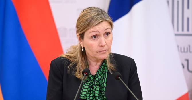Azərbaycanlı deputat fransız spikeri kəndinə DƏVƏT ETDİ Azərbaycanlı deputat fransız spikeri kəndinə DƏVƏT ETDİ