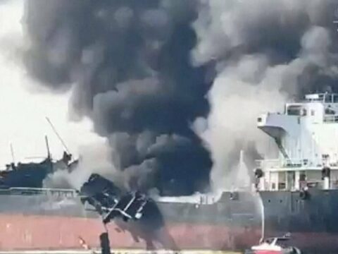 Taylandda tankerdə partlayış baş verib, 8 işçi itkin düşüb