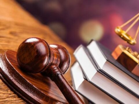 Narkotik çəkib körpəsini həyətə tullayan ata ilə bağlı QƏRAR