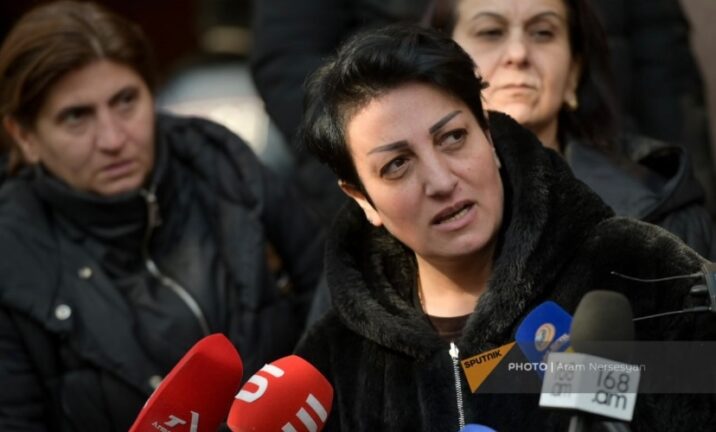Basarkeçərdə yanan əsgərlərin valideynləri etirazlara başladılar Basarkeçərdə yanan əsgərlərin valideynləri etirazlara başladılar