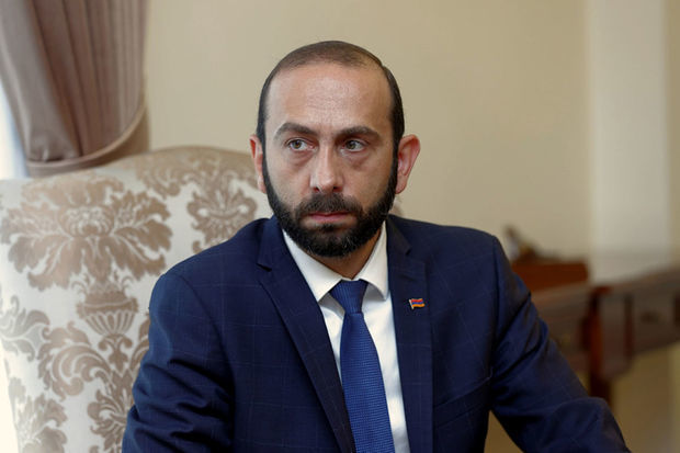 “İrəvan Ermənistan, Gürcüstan və Azərbaycan liderlərinin görüşü ideyasını nəzərdən keçirir” “İrəvan Ermənistan, Gürcüstan və Azərbaycan liderlərinin görüşü ideyasını nəzərdən keçirir”