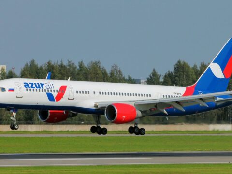 Hindistana uçan təyyarə Özbəkistanda məcburi eniş etdi