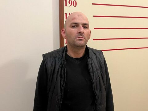 Qubada narkotacir beşbarmaq və narkotiklə saxlanılıb