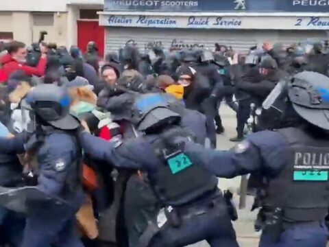 Fransada etiraz aksiyaları keçirilir – VİDEO