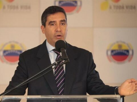 Venesuelanın keçmiş daxili işlər naziri həbsdən çıxaraq ölkəni tərk edib
