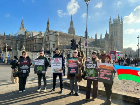 Britaniyada ermənilərin faydalı qazıntıları istismarı əleyhinə AKSİYA