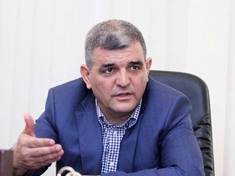 “Dəmkeşləri də İran mollaları olar, bacıların birlikdə təqdimatına baxmağa çox az qalıb…”