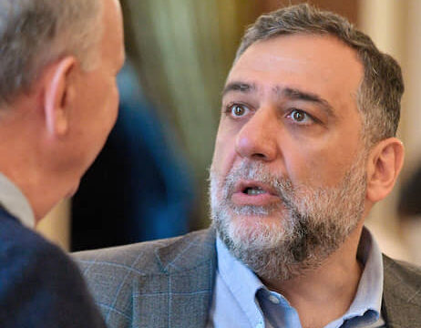 “Blokada başlayandan ofisimdə yaşayıram…”- Vardanyan “Meduza”ya…