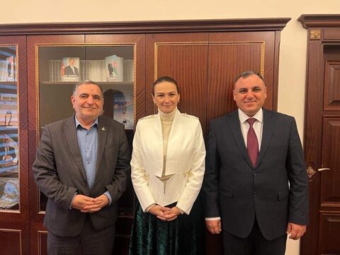Qənirə Paşayeva bir qrup mədəniyyət işçisi ilə görüşüb və fikir mübadiləsi aparıb