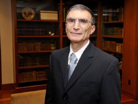 Türkiyədə hava limanına Əziz Səncərin adı verildi