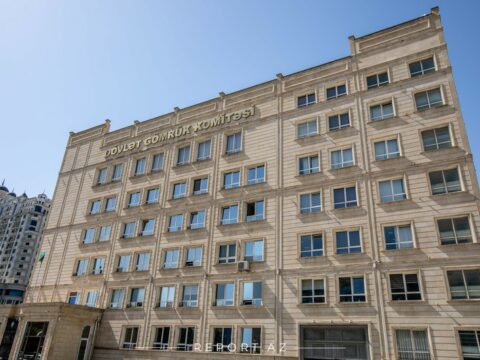 Baş Prokurorluq Gömrük Komitəsində əməliyyat keçirib
