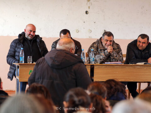 Putinin milyarder “desantı” Kəlbəcərin kəndlərindəki hayklarla görüşdü…-FOTOLAR