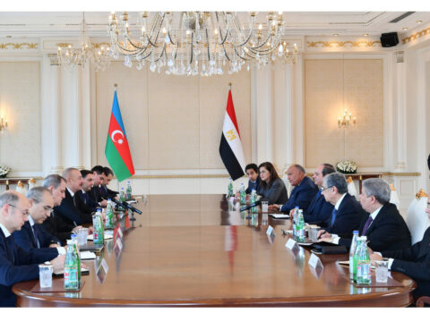 Prezidentlərin geniş tərkibdə görüşü olub