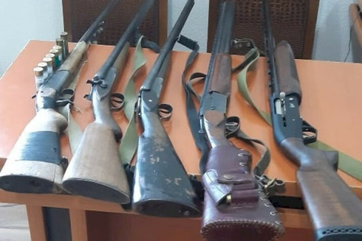 Daşkəsəndə 8 sənədsiz ov tüfəngi müsadirə edildi