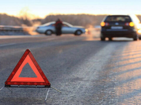 Goranboyda minik maşını mikroavtobusla toqquşub, xəsarət alan var