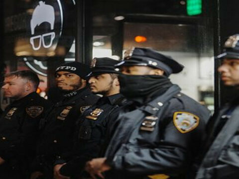 ABŞ qaradərili şəxsin ölümünə görə məsuliyyət daşıyan polis bölməsini ləğv edib