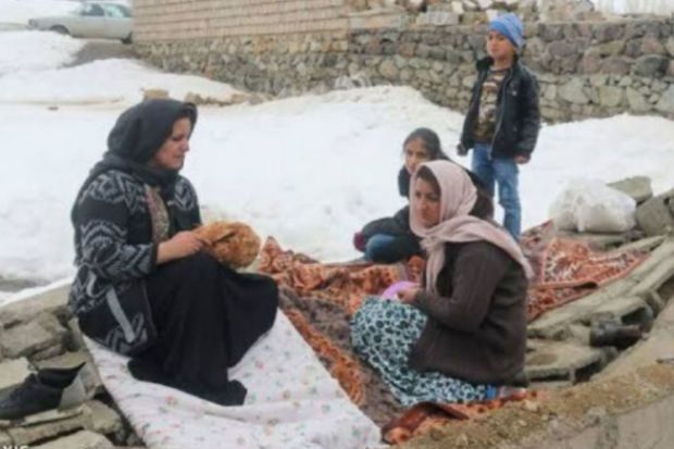 İran hökuməti zəlzələdən zərər çəkən azərbaycanlılara sahib çıxmır İran hökuməti zəlzələdən zərər çəkən azərbaycanlılara sahib çıxmır