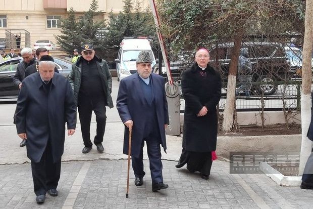 Azərbaycandakı dini konfessiyaların rəhbərləri Orxan Əsgərovun yas mərasimində iştirak ediblər Azərbaycandakı dini konfessiyaların rəhbərləri Orxan Əsgərovun yas mərasimində iştirak ediblər