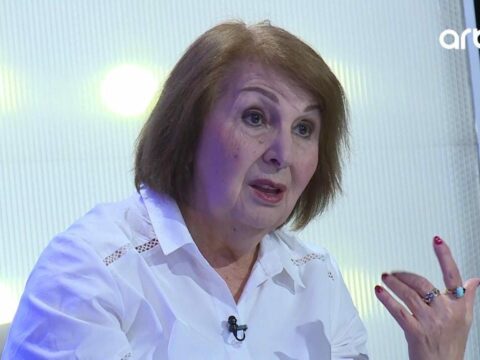 “Üzünü dartdırır, yanaqlarını doldurur, görəndə onu tanımıram ki, görəsən kimdir?”